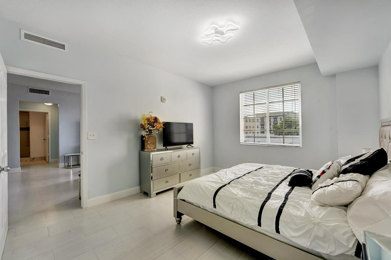 Furnished room before AI unfurnish edit